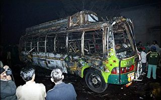 巴基斯坦巴士内爆竹爆炸 至少38人死亡