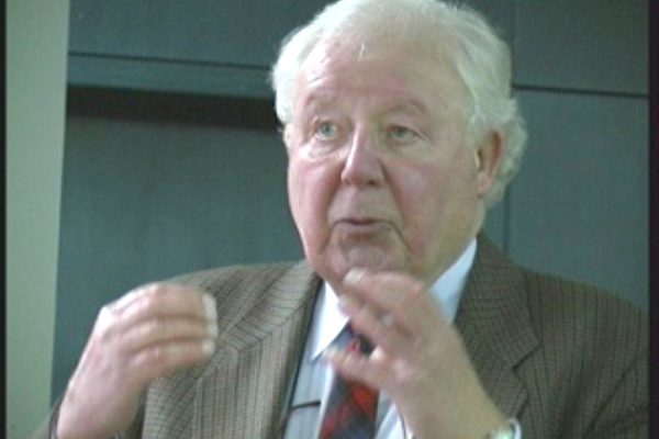 德國人權家米勒先生: 我相信法輪功學員(大紀元) 德國人權家米勒先生: 我相信法輪功學員(大紀元)