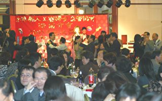 法国华人工商妇女协会举办圣诞联欢歌舞会