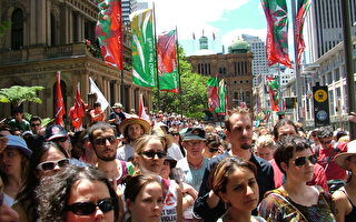 组图：悉尼反种族歧视集会抗种族冲突