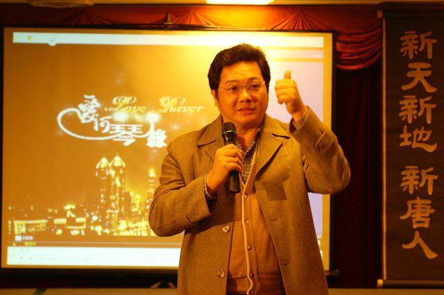「全球華人新年晚會」高雄市國樂團長吳宏璋讚稱這是具本土特色、超水準、國際級的表演。