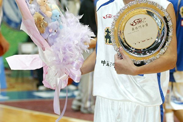 首周最佳斗士周士渊(照片提供:ESPN STAR Sports ) 首周最佳斗士周士渊(照片提供:ESPN STAR Sports )