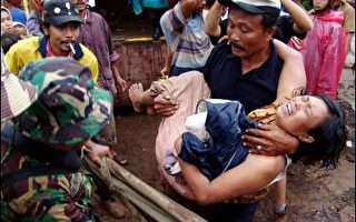 印尼豪雨山崩 約300人失蹤