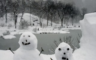 纽约中央公园积雪创一九四七年来最高纪录