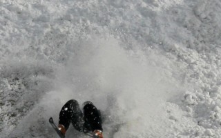 飛毛腿皮特森挾颶風特技 闖冬運自由式滑雪場