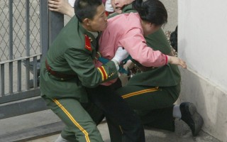 在中国闯领馆的北韩一家逃亡历程