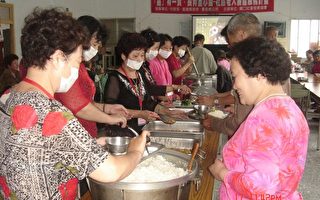 嘉县社区自主性老人食堂首开先例