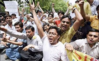 印度千人抗议　反对下层学生入学保障名额