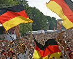 布兰登堡门前七十万人为德国队喝采