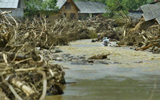 罗马尼亚豪雨成灾 引发土石流 7死