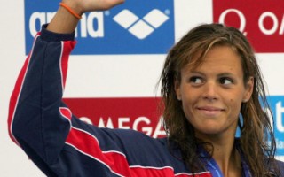 法女泳將瑪娜杜 改寫女400米自由式世界紀錄