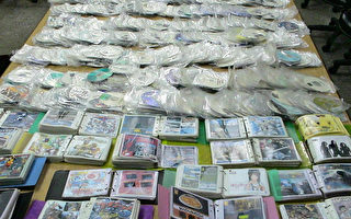 保三警察查获两千多片盗版游戏光碟