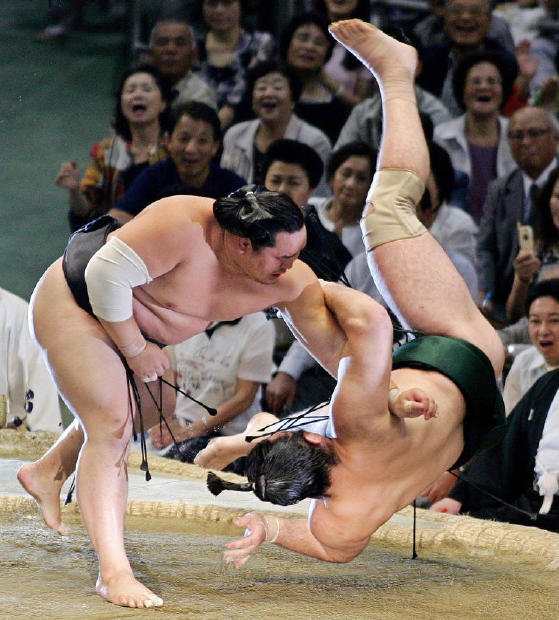 日本國寶相撲力士的酒色財氣 大紀元