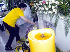菲律宾纪念艾奎诺遇刺二十三周年