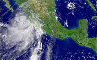 强烈飓风雷恩逼近墨西哥太平洋沿岸