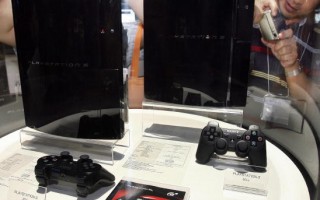 新力宣布11月推出的遊戲機PS3降價兩成銷售