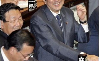 日本新首相安倍晋三决定重写和平宪法