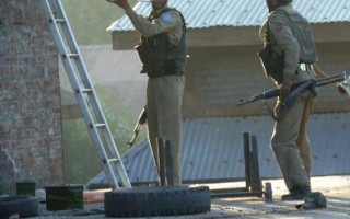 印属克什米尔警匪枪战对峙　伤亡续增