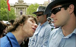 澳洲警察可以兼差　最爱当外国团导游