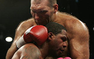 WBA重量級拳王爭奪戰 瓦魯耶夫輕鬆衛冕成功