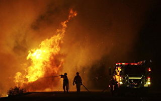 加州大火猛烈 部分地區進入緊急狀態