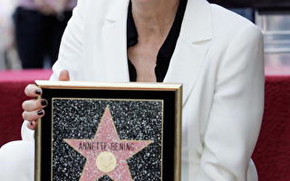 美国女星安妮特班宁 好莱坞星光大道留名