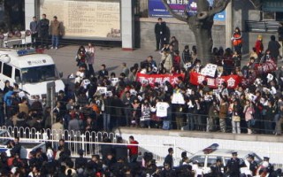 北京愛狗人大規模抗議 警民數度衝突