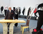 現年84歲的設計師皮爾卡登，決定成立一間博物館展示畢生設計，其中不乏讓他功成名就的知名作品。(Photo credit should read FRANCOIS GUILLOT/AFP/Getty Images)