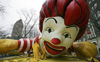 强风威胁 纽约梅西百货感恩节游行受影响