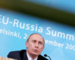 俄羅斯總統普京11月24日針對指控他涉及前俄國間諜李維寧科中毒死亡一案的說法提出駁斥，他譴責李維寧科之死被用來進行「政治挑釁」。(DENIS SINYAKOV/AFP/Getty Images)