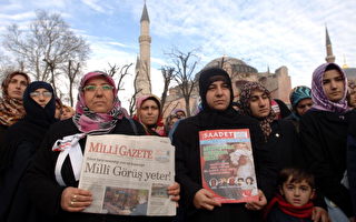 不欢迎教宗 土耳其万人示威