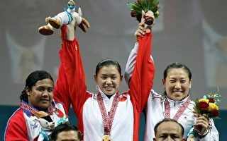 亞運女子75公斤級舉重　中國曹磊奪金