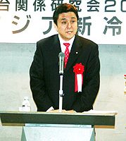 岸信夫：日本承认台湾国际驾照一事有大进展