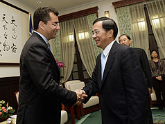 陳水扁感冒延後晤面  向宏國副總統致歉