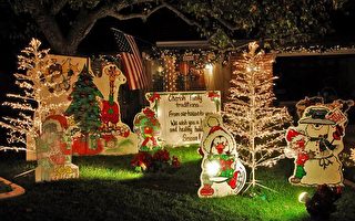 组图：圣诞节观灯  到“圣诞卡小巷”