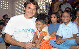 網壇一哥費德瑞探訪印度海嘯災區難童