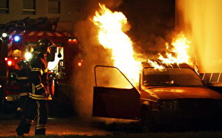 法新年前夜四百辆车被焚 逾二百人被捕