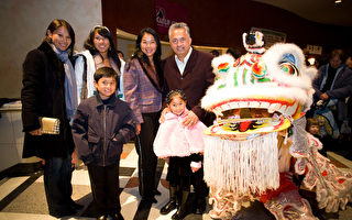 多伦多各华裔欣赏新唐人晚会