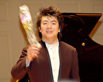 朗郎波城交響樂廳演出成功