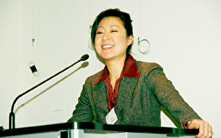 波城勒星顿妇女会谈心庆周年