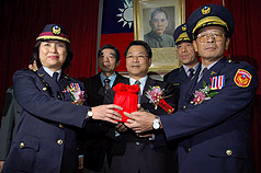 宜兰县警察局长交接 林昆煌接任