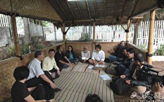 印尼人权组织与贾甲把臂交流
