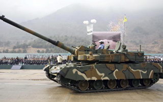 南韩研制具导弹防御系统“黑豹”战车亮相