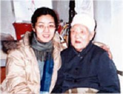 王博和外婆(明慧网) 王博和外婆(明慧网)