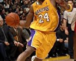 NBA 布莱恩再拿五十分 湖人四十五年来首人