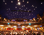 悉尼帝苑剧院，观众刚刚入场