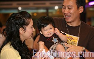 艾力克斯李詠嫻「健康寶寶大賽」帶兒子首次亮相