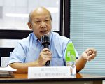 香港人權監察總幹事羅沃啟去年5月在一個論壇上。(大紀元)