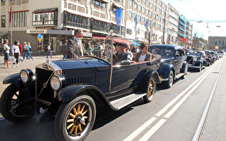 瑞典沃爾沃慶生80年汽車遊行
