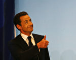 赢得大选即将就任的法国新总统萨可尔齐在竞选胜利后在巴黎市中心佳沃音乐厅发表讲话。Getty Images